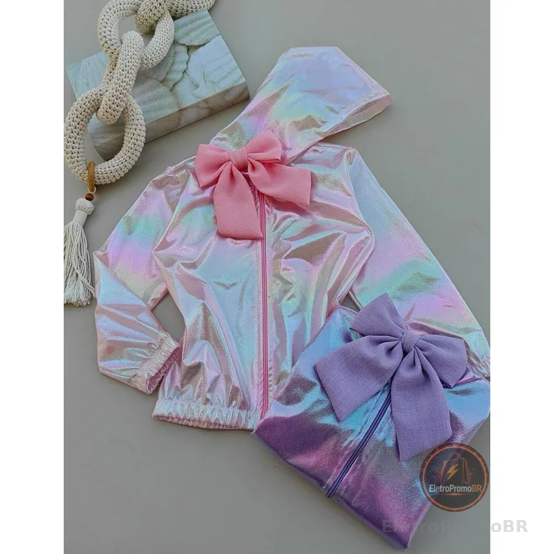 Jaqueta Infantil Holográfica Corta-Vento com Capuz – Moda Menina Blogueira ✨