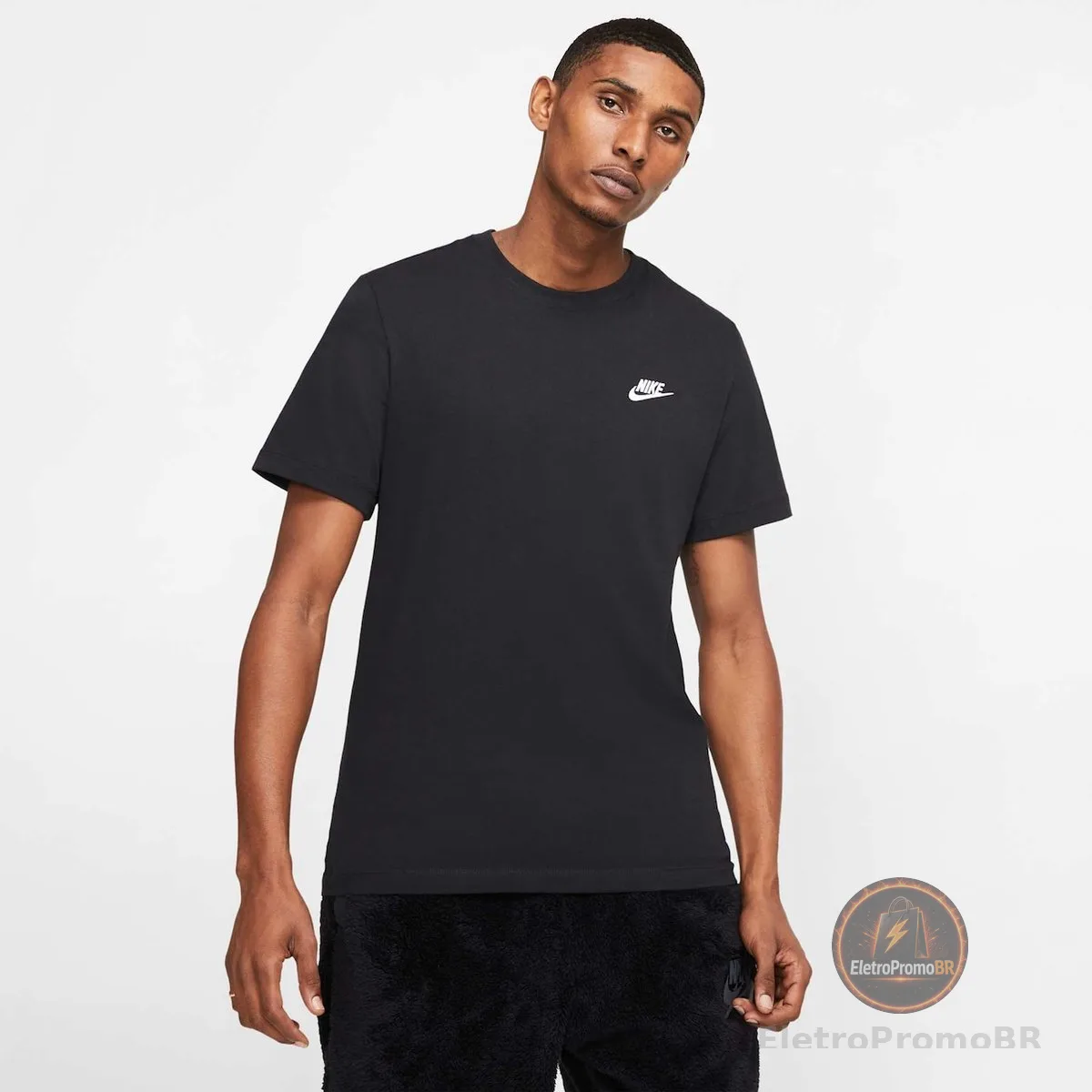 Camiseta Nike Sportswear Club Masculina