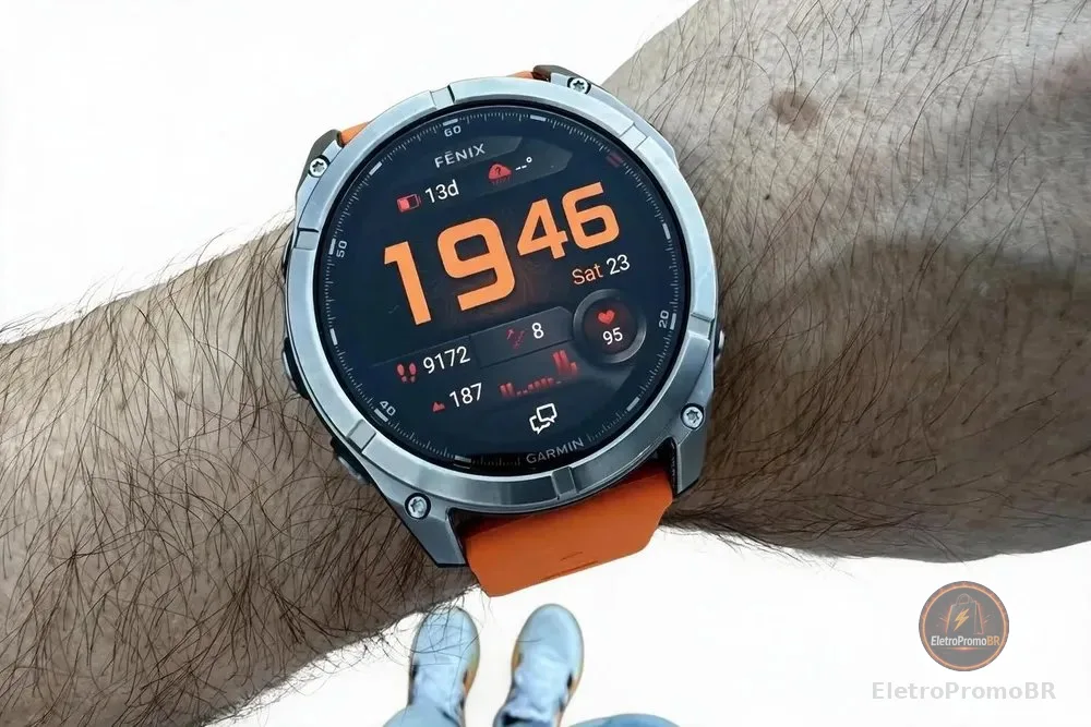 Relógio Garmin Fênix 8 Amoled Sapphire Titanium 47mm Orange Cinza-escuro Milanês Laranja-escuro