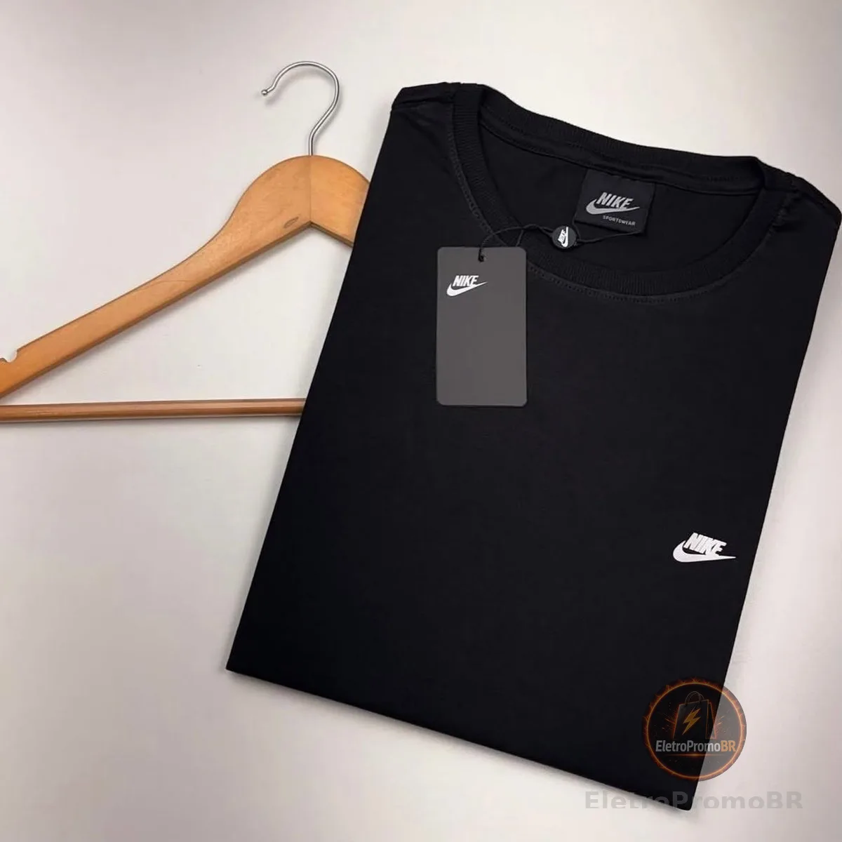 Camiseta Nike Sportswear Club Masculina
