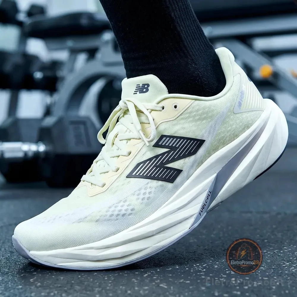 Tênis New Balance Fuelcell Rebel V5 Masculino Para Corrida Verde/amarelo 40 Br
