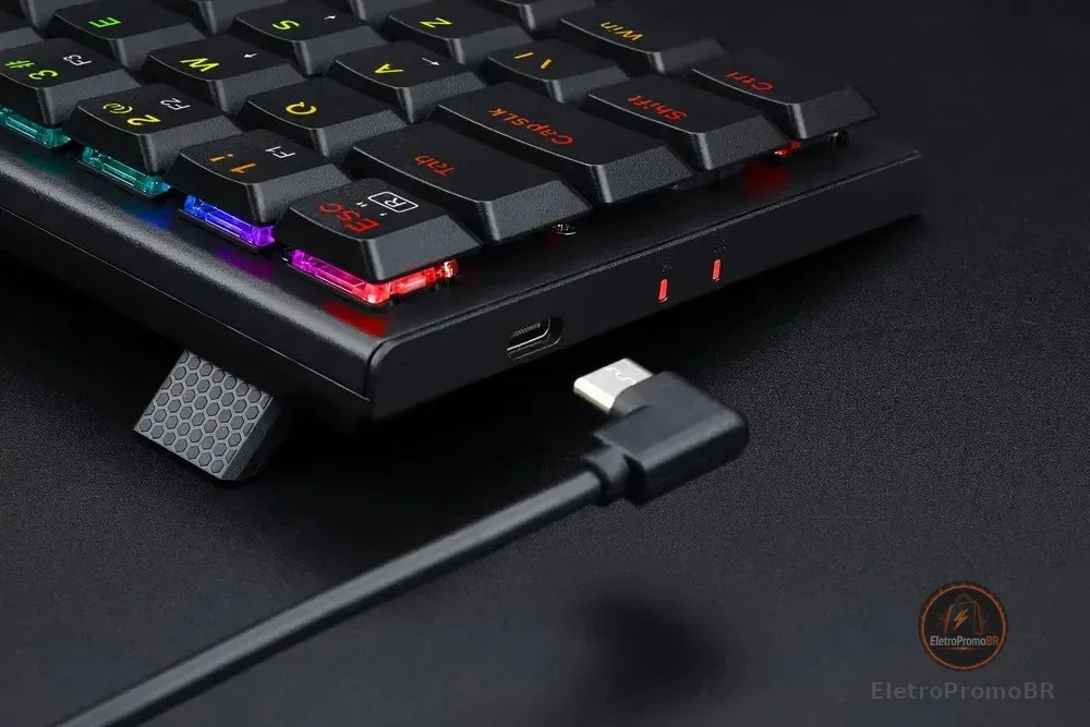 Teclado Redragon Gamer Led Rgb Outemu Blue Abnt 2 Preto Português Abnt2