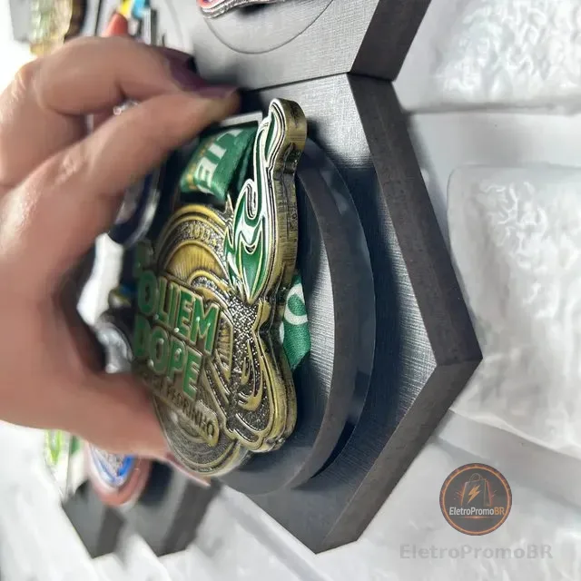 Porta Medalhas Kit Com 10 Unidades Feito Em Mdf Com Imã
