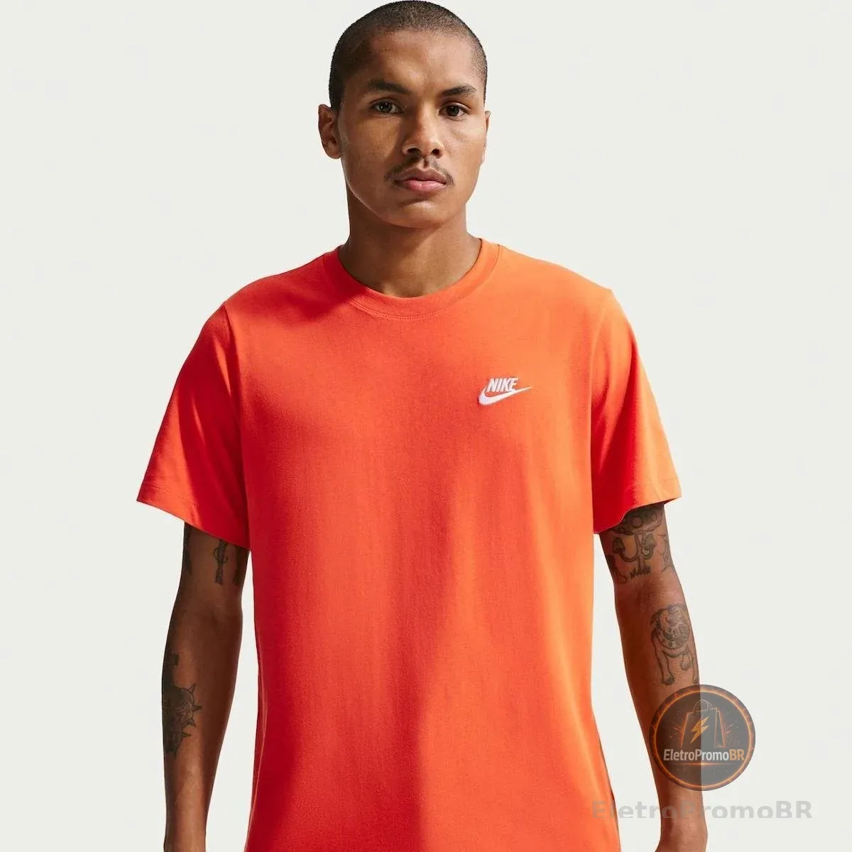 Camiseta Nike Sportswear Club Masculina
