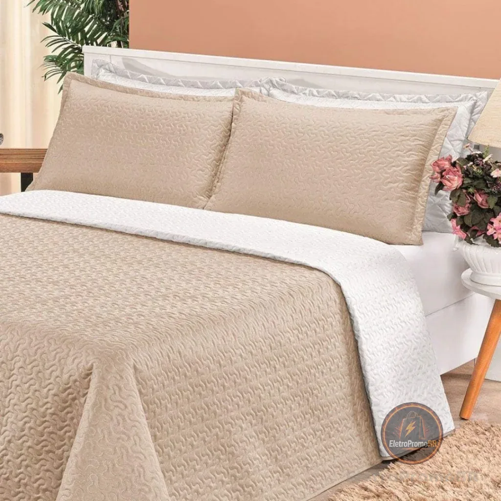 Kit Colcha Cobre Leito Com 2 Fronhas Casal Queen Dupla Face Estampada Matelado  2,40m x 2,60m