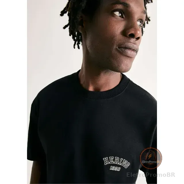Camiseta Masculina Relaxed Manga Curta Com Bordado Hering