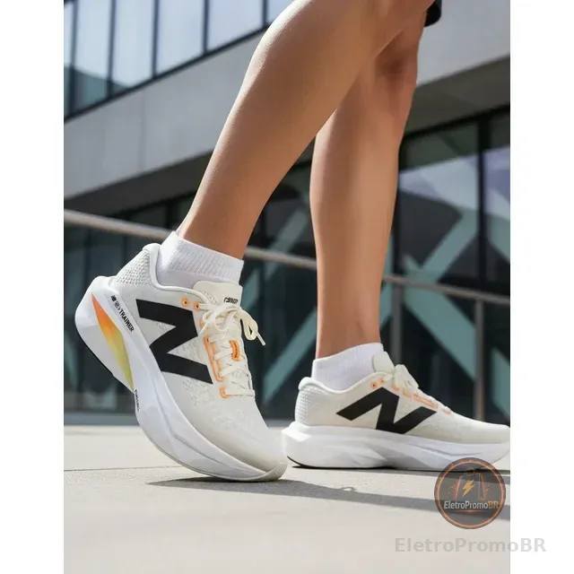 Tênis Masculino New Balance Supercomp Trainer V3 Carbono