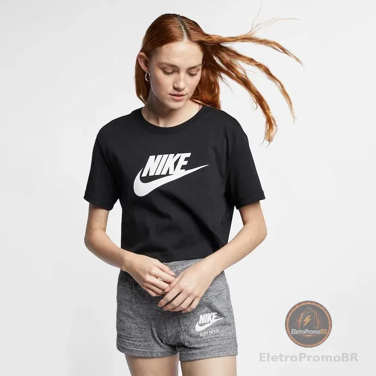 Camiseta Nike Sportswear Essential Feminina