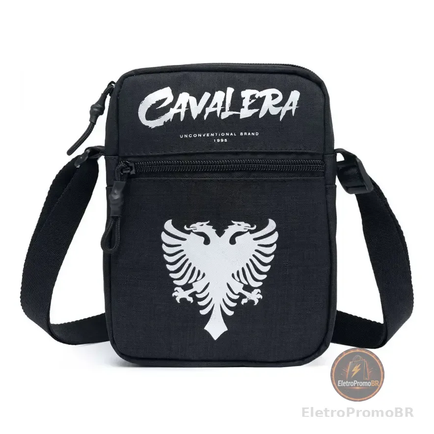 Mochila Shoulderbag Cavalera Preta Urbana Poliéster Com Bolso Garrafa