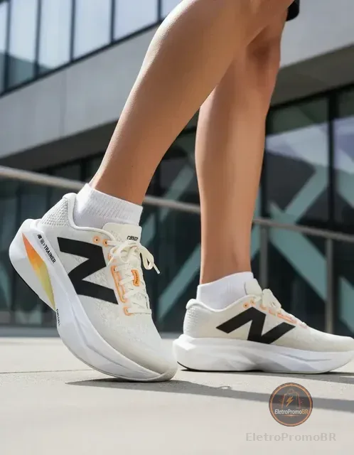 Tênis Masculino New Balance Supercomp Trainer V3 Carbono