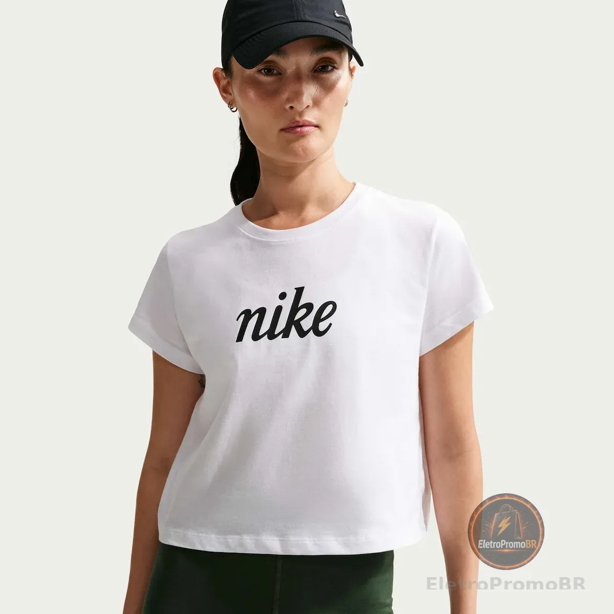 Camiseta Nike Sportswear Club Heritage Feminina