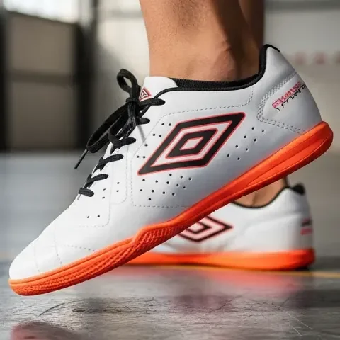 Chuteira De Futsal Masculina Neo Striker Umbro Phantom/preto/laranja Flúor 41 Br