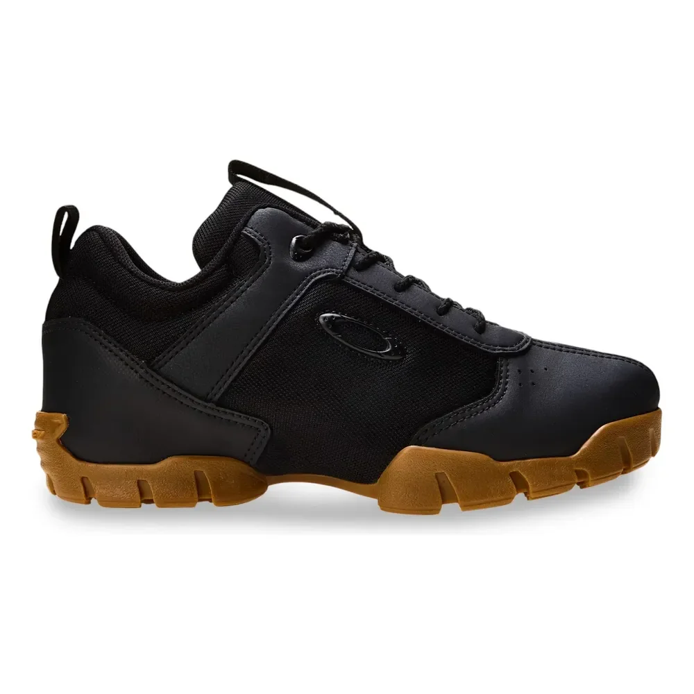 Tênis Oakley Masculino Preto E Bege  Lisa Padrão Battle Preto E Bege Lisa 40 Br