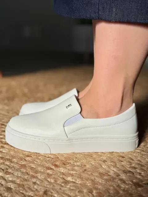 Slip On Santa Lolla Na Cor Pele Branco - 01ac
