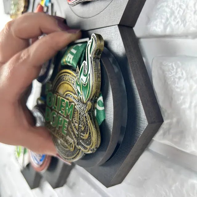 Porta Medalhas Kit Com 10 Unidades Feito Em Mdf Com Imã
