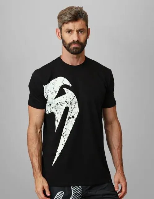 Camiseta Venum Giant Preta/branca Masculina