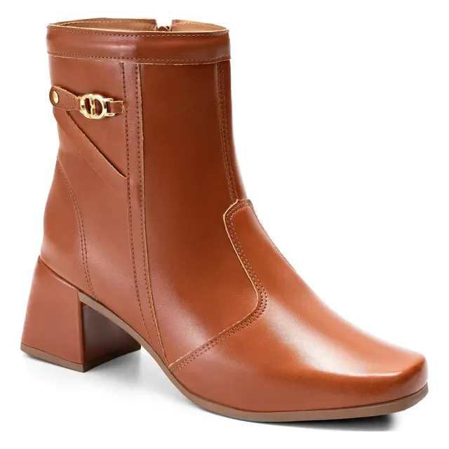 Bota Feminina Lumiss Salto Baixo Cano Curto Detalhe Metal
