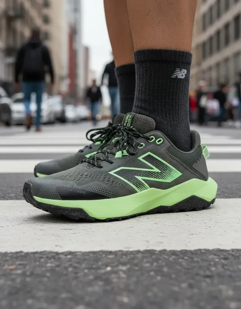 Tênis New Balance Dynasoft Nitrel V6 Masculino Confortável Verde Musgo/verde Claro Neon Mesh Respirável Com Sobreposições Sintéticas 42