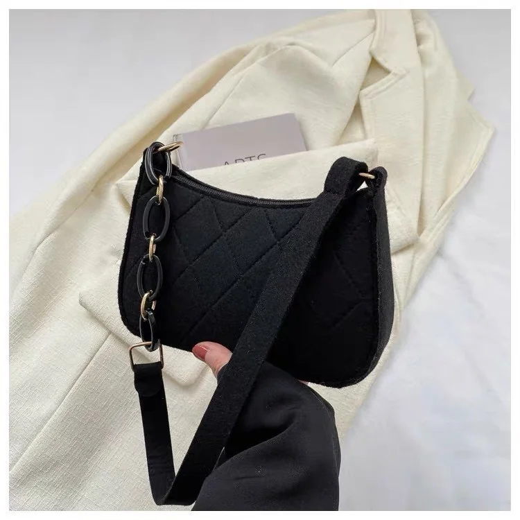 Bolsa de Ombro Pequena com Corrente para Mulheres