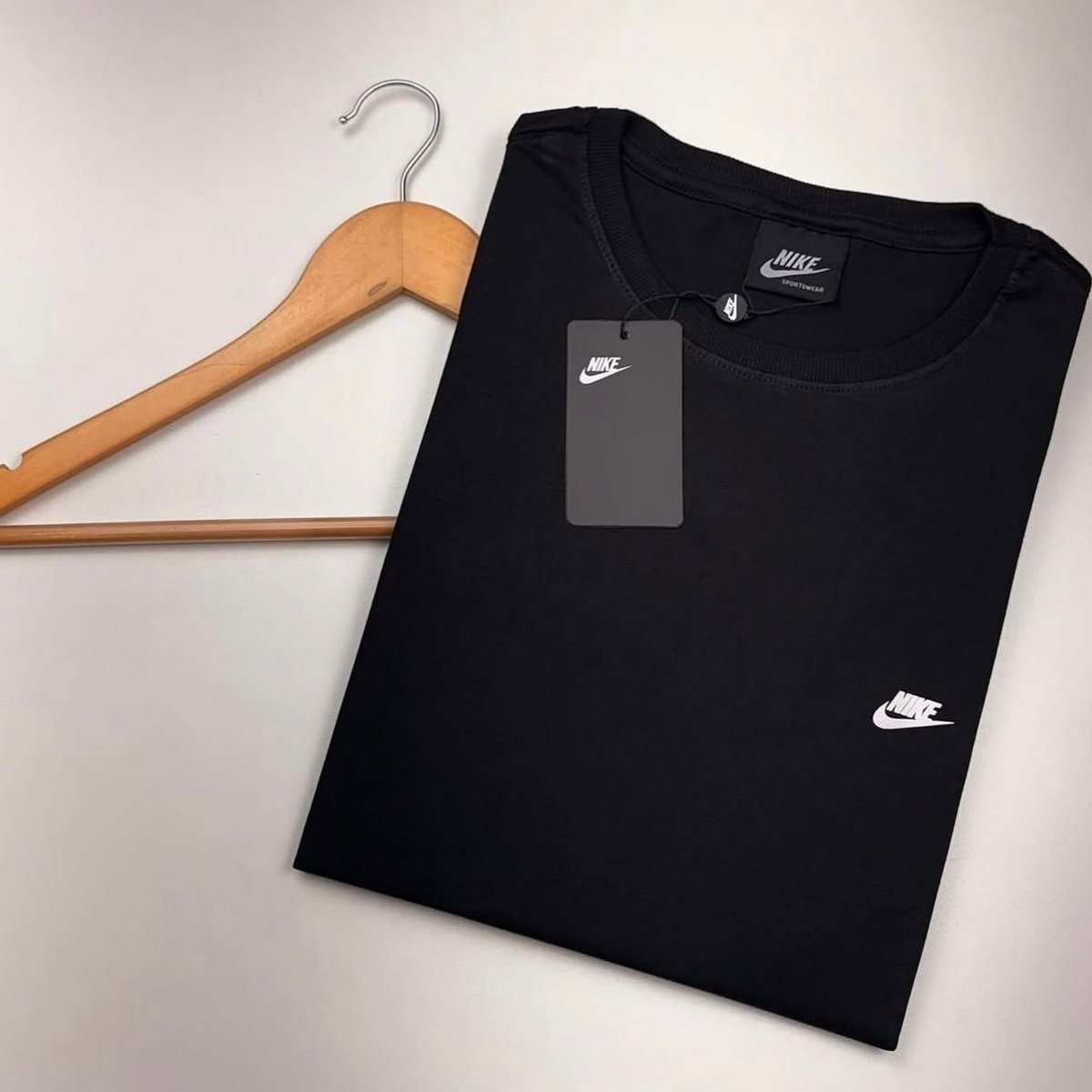 Camiseta Nike Sportswear Club Masculina