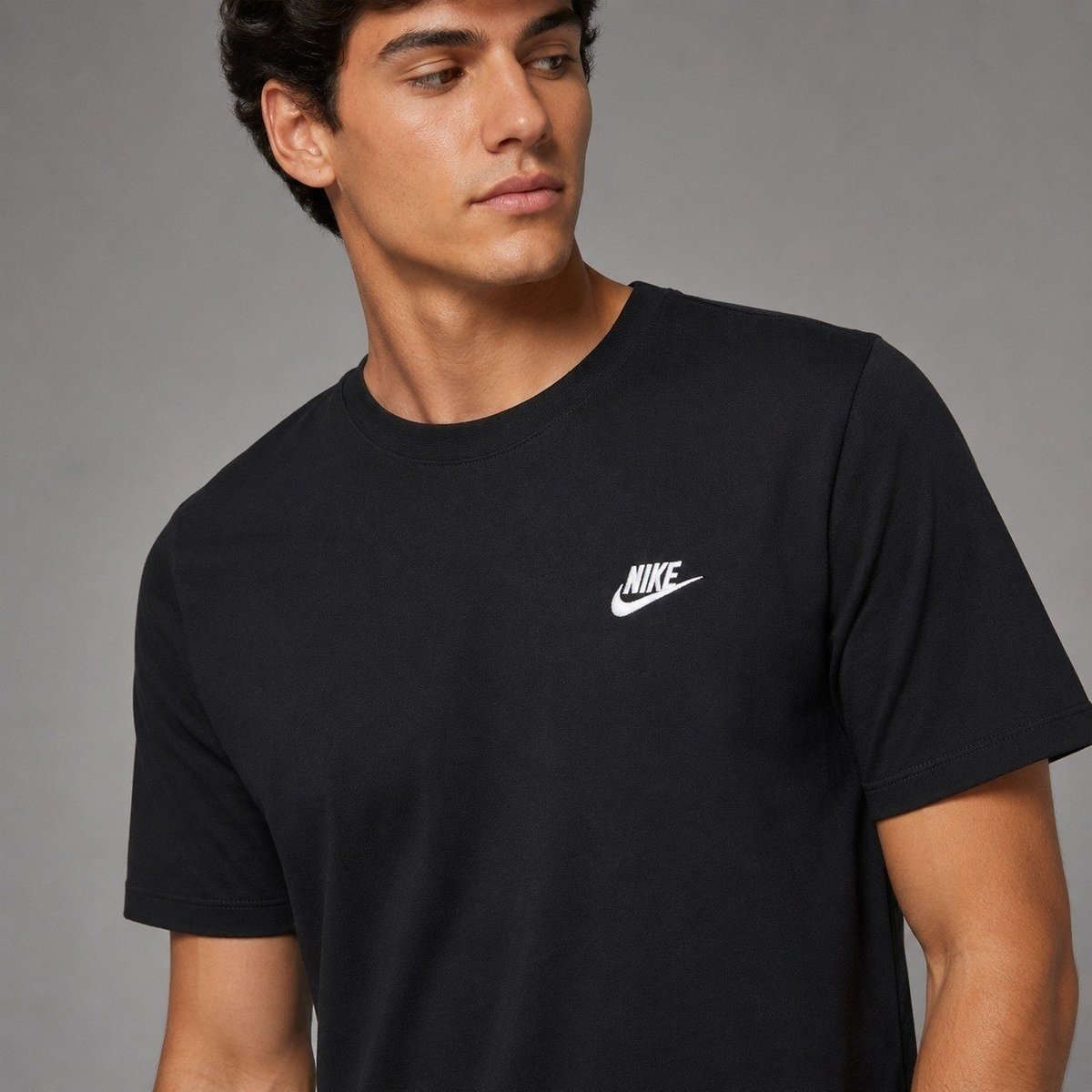 Camiseta Nike Sportswear Club Masculina